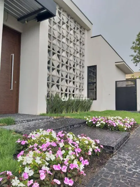 Foto 2 de Casa de Condomínio com 3 quartos à venda, 372m2 em Estiva Gerbi - SP