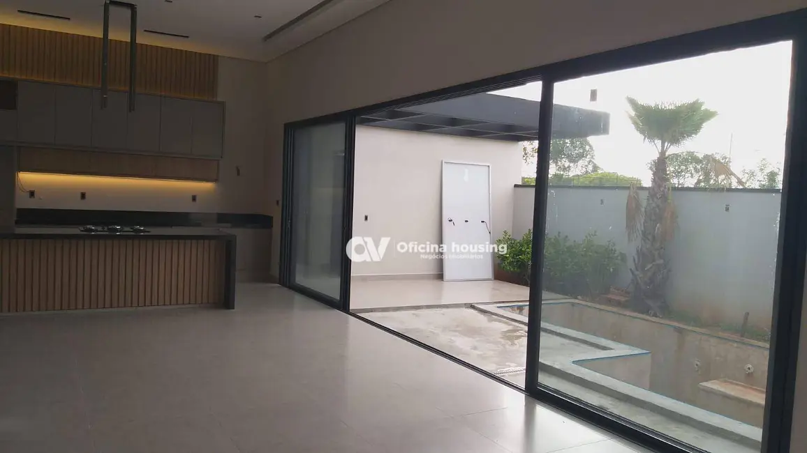 Foto 9 de Casa de Condomínio com 3 quartos à venda, 372m2 em Estiva Gerbi - SP