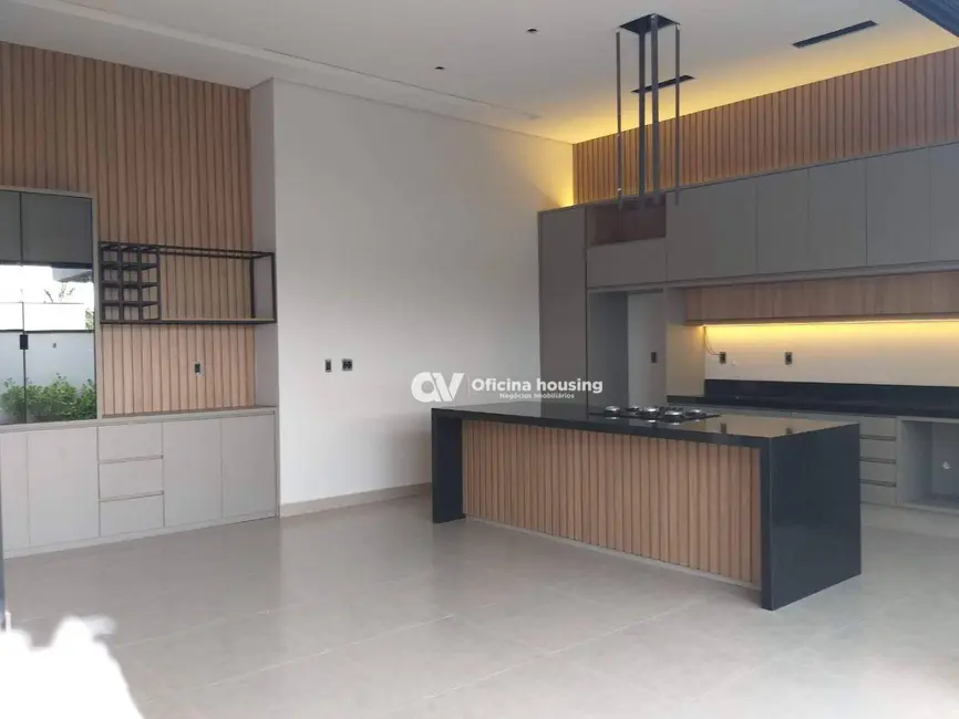 Foto 6 de Casa de Condomínio com 3 quartos à venda, 372m2 em Estiva Gerbi - SP