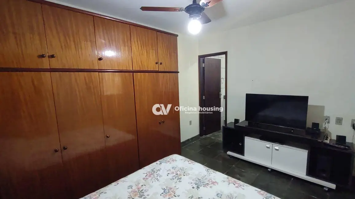 Foto 3 de Casa com 4 quartos à venda, 300m2 em Vila Bordignon, Mogi Mirim - SP