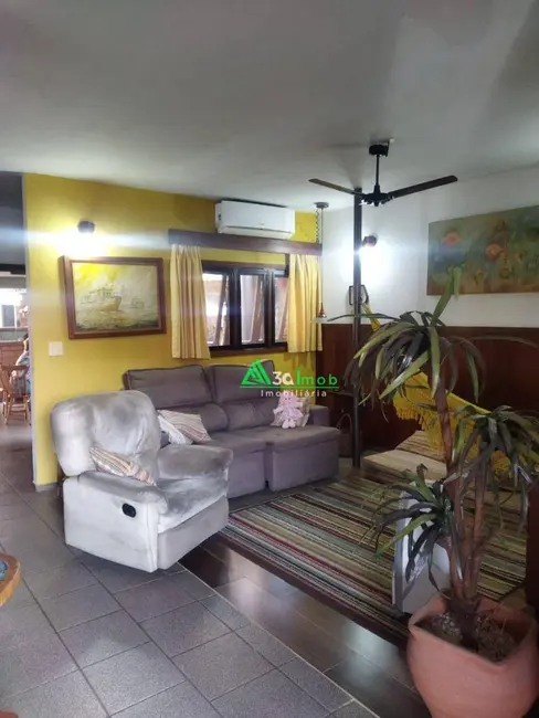 Foto 3 de Casa com 3 quartos à venda, 360m2 em Centro, Mogi Mirim - SP