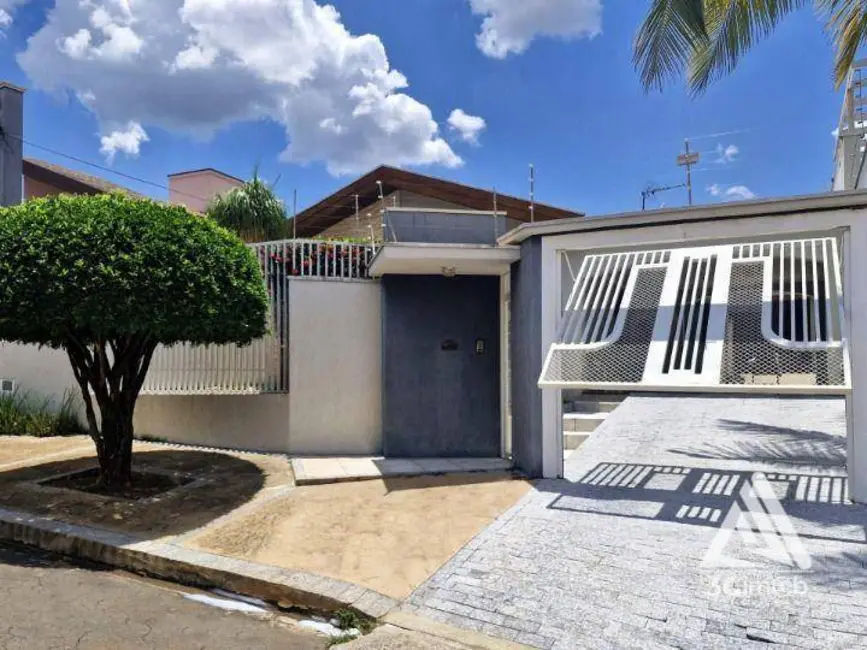 Foto 2 de Casa com 3 quartos à venda, 300m2 em Parque Residencial Cambuí, Mogi Guacu - SP