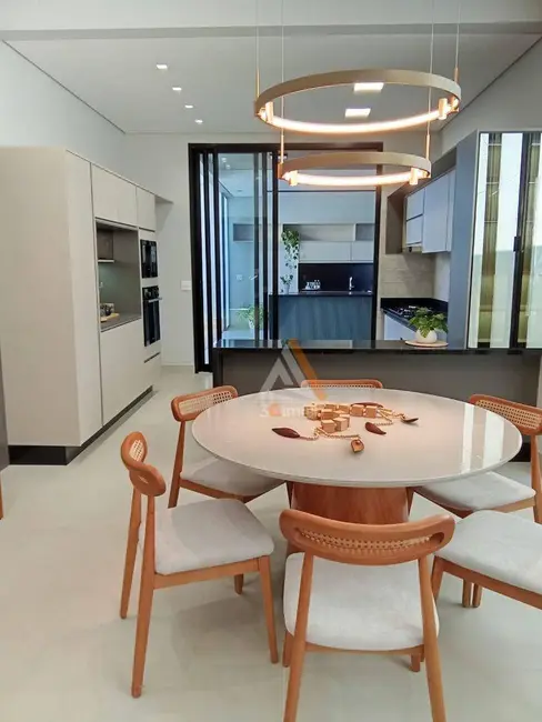 Foto 3 de Casa de Condomínio com 3 quartos à venda, 300m2 em Vila Roberto, Mogi Guacu - SP