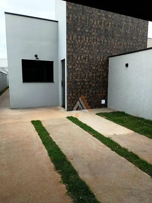 Foto 1 de Casa com 2 quartos à venda, 167m2 em Vila Dias, Mogi Mirim - SP