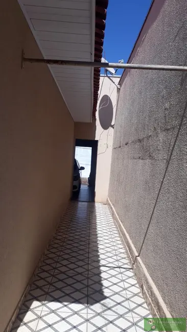 Casa com 3 quartos à venda em Jacarezinho - PR - imagem 7 Foto 7 de Casa com 3 quartos à venda em Jacarezinho - PR