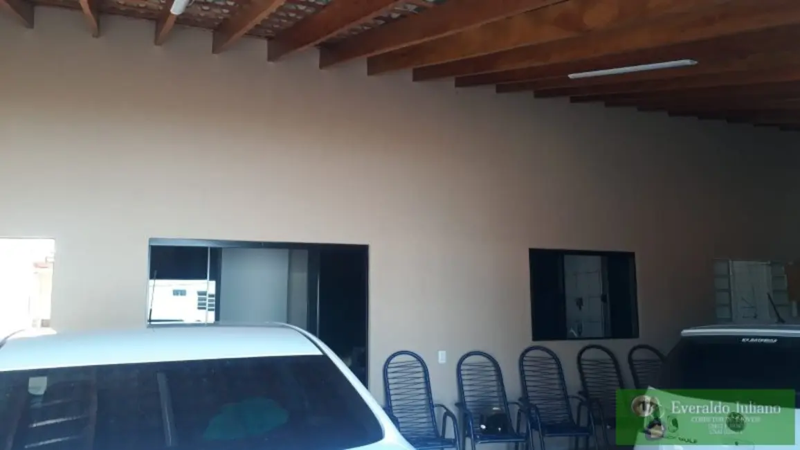 Casa com 3 quartos à venda em Jacarezinho - PR - imagem 2 Foto 2 de Casa com 3 quartos à venda em Jacarezinho - PR