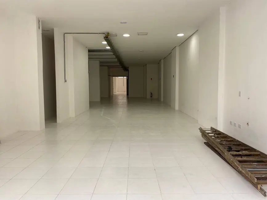 Loja para alugar, 884m2 em Moema, São Paulo - SP - imagem 3 Foto 3 de Loja para alugar, 884m2 em Moema, São Paulo - SP