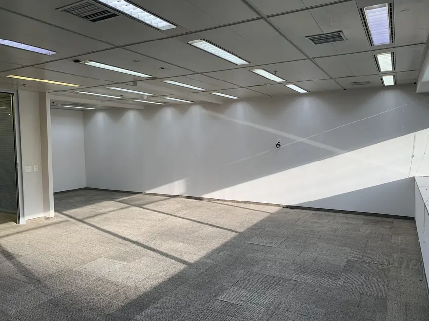 Sala Comercial para alugar, 589m2 em Cidade Monções, São Paulo - SP - imagem 2 Foto 2 de Sala Comercial para alugar, 589m2 em Cidade Monções, São Paulo - SP