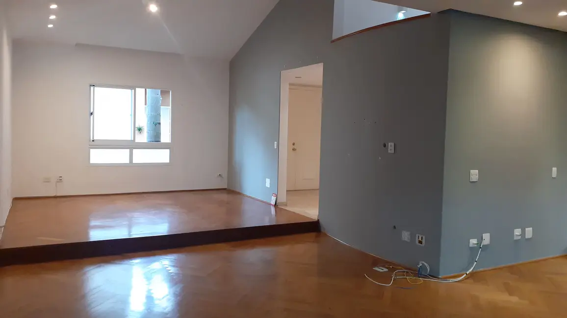 Foto 1 de Casa com 3 quartos à venda e para alugar, 380m2 em Jardim Cordeiro, São Paulo - SP