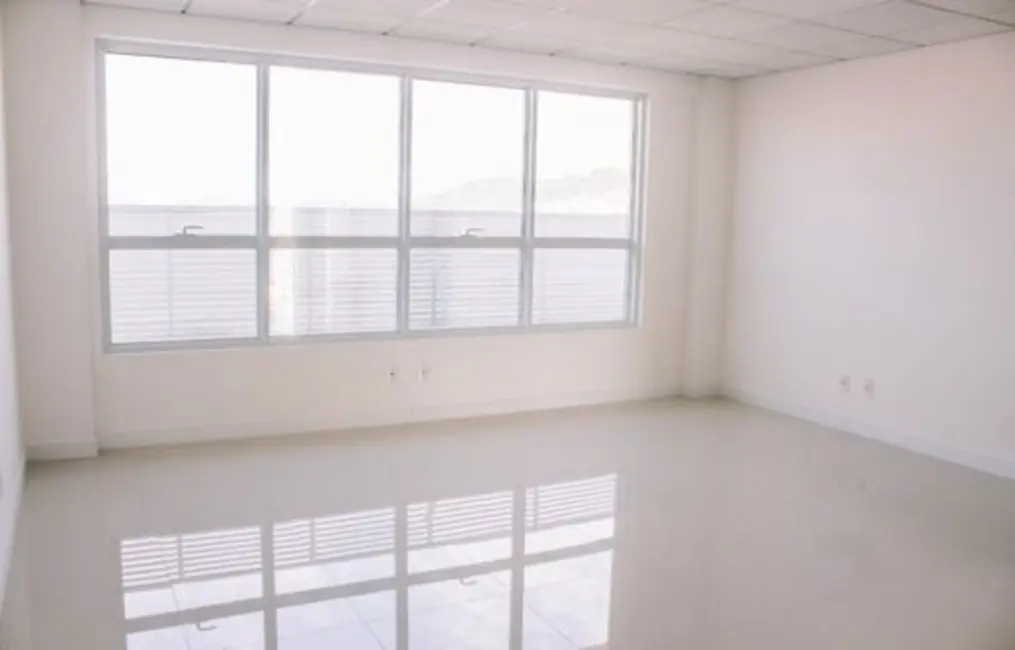 Foto 9 de Sala Comercial à venda, 33m2 em Sao Jose - SC