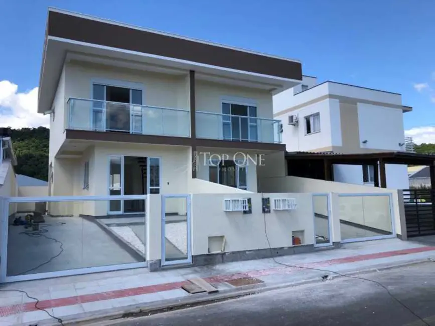 Foto 2 de Casa com 2 quartos à venda, 75m2 em Palhoca - SC