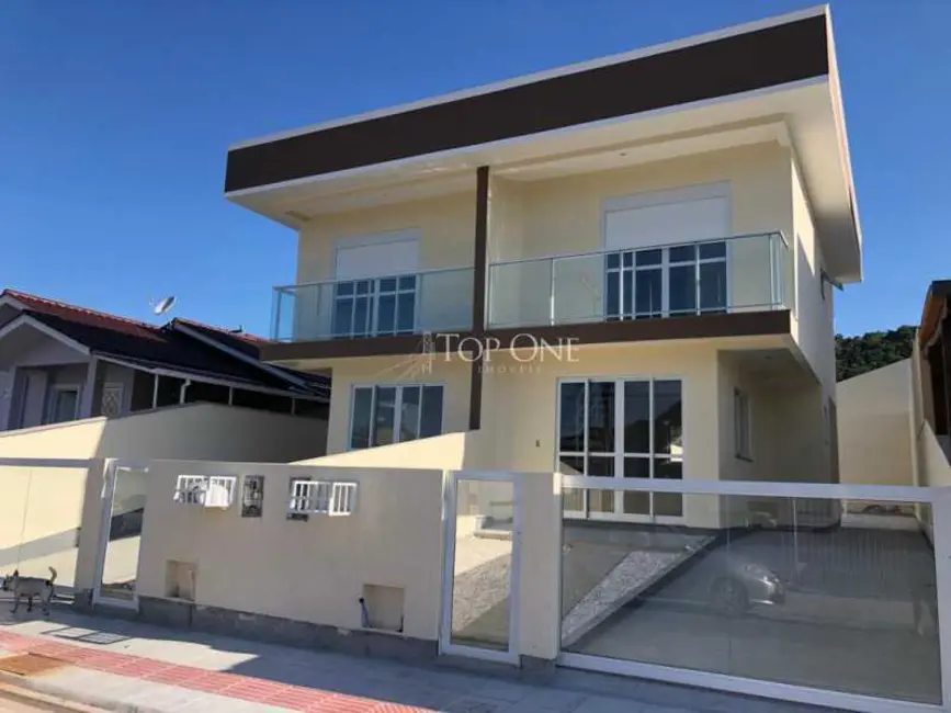 Foto 1 de Casa com 2 quartos à venda, 75m2 em Palhoca - SC