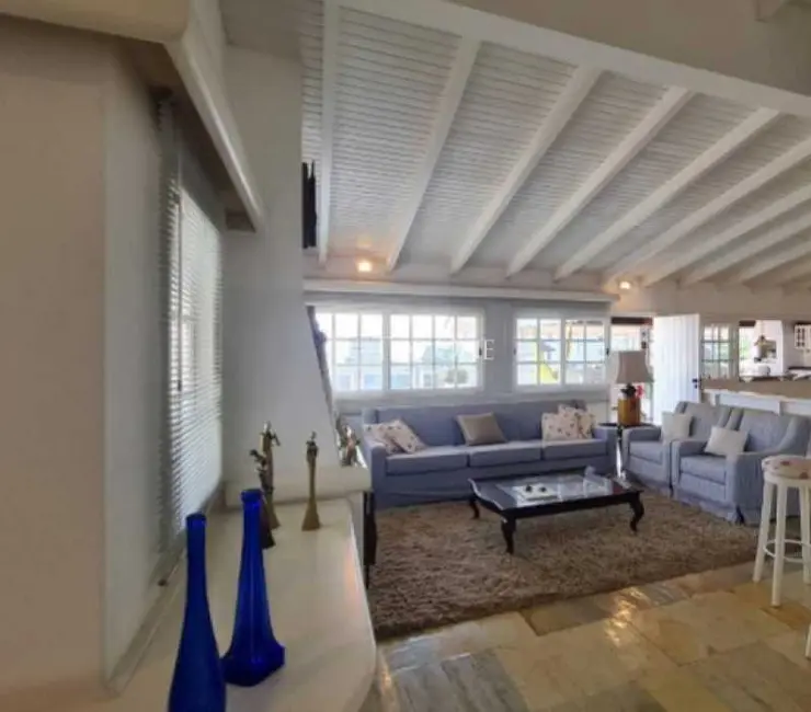 Casa com 3 quartos à venda, 344m2 em Florianopolis - SC - imagem 4 Foto 4 de Casa com 3 quartos à venda, 344m2 em Florianopolis - SC