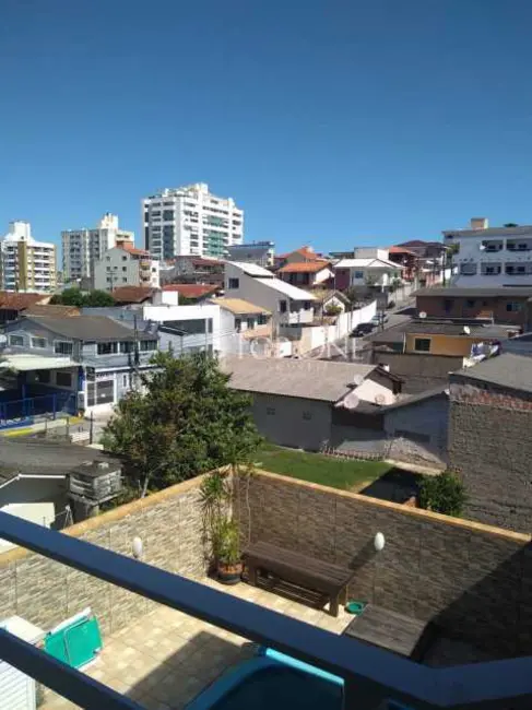 Foto 2 de Casa com 2 quartos à venda, 100m2 em Sao Jose - SC