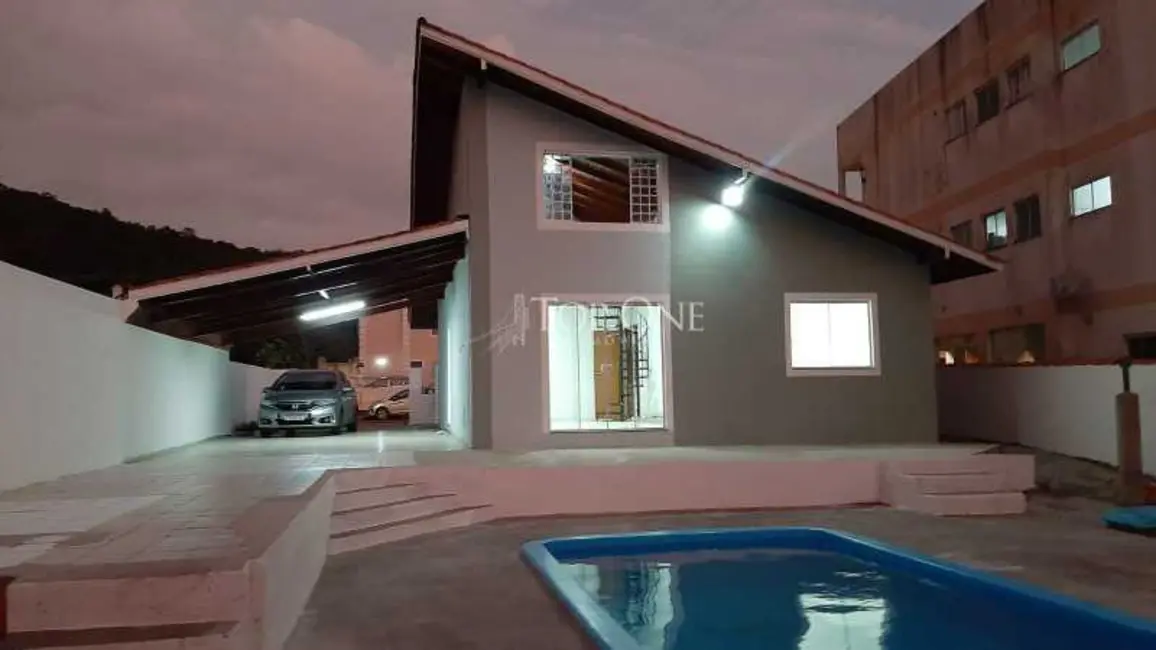 Foto 2 de Casa com 2 quartos à venda, 152m2 em  - SC