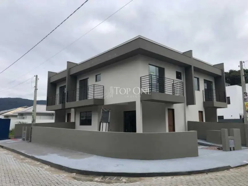 Foto 2 de Casa com 2 quartos à venda, 95m2 em Sao Jose - SC