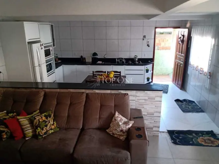 Foto 2 de Casa com 2 quartos à venda, 120m2 em Sao Jose - SC