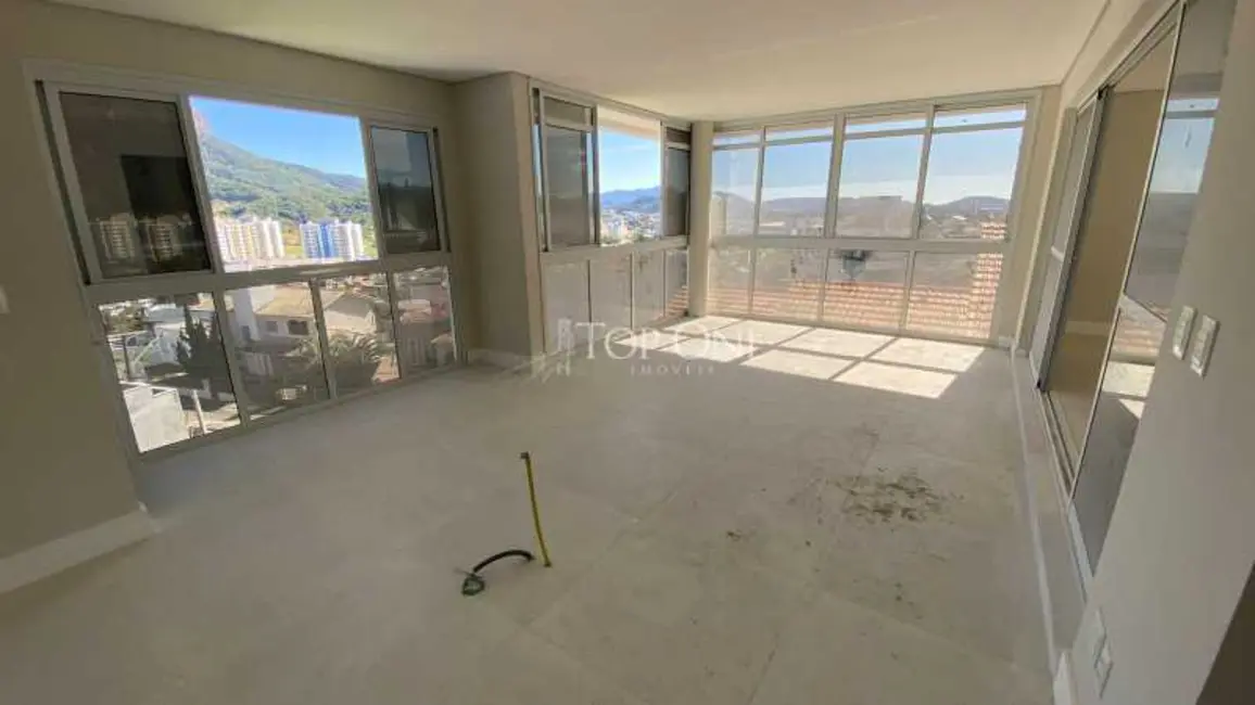 Foto 6 de Casa com 3 quartos à venda, 279m2 em Palhoca - SC