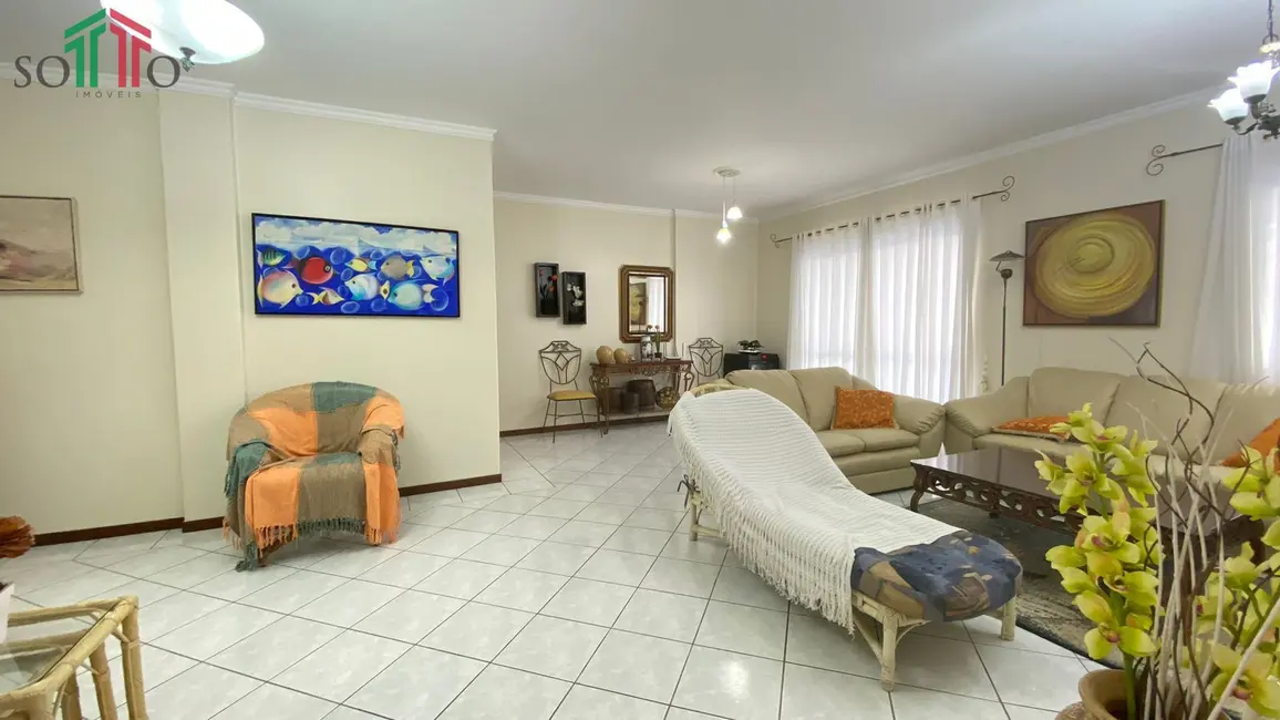 Cobertura com 3 quartos para alugar, 190m2 em Meia Praia, Itapema - SC - imagem 9 Foto 9 de Cobertura com 3 quartos para alugar, 190m2 em Meia Praia, Itapema - SC