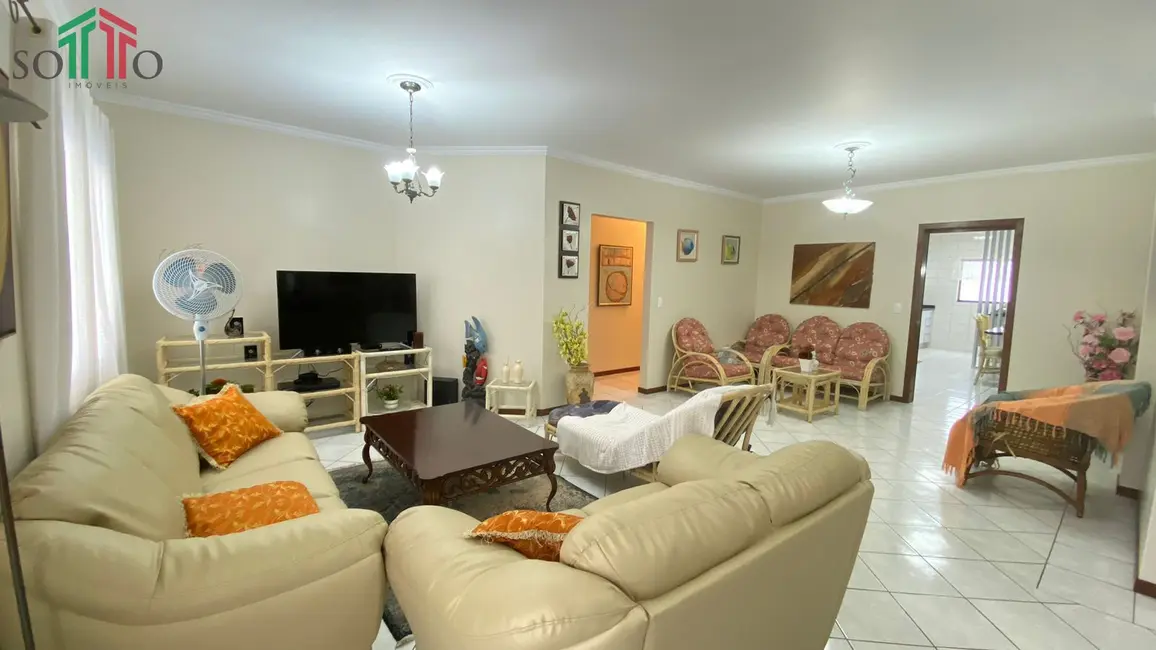 Cobertura com 3 quartos para alugar, 190m2 em Meia Praia, Itapema - SC - imagem 8 Foto 8 de Cobertura com 3 quartos para alugar, 190m2 em Meia Praia, Itapema - SC