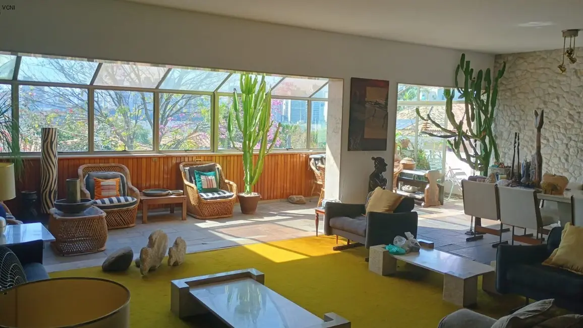 Casa com 3 quartos à venda, 325m2 em Jardim Everest, São Paulo - SP - imagem 3 Foto 3 de Casa com 3 quartos à venda, 325m2 em Jardim Everest, São Paulo - SP