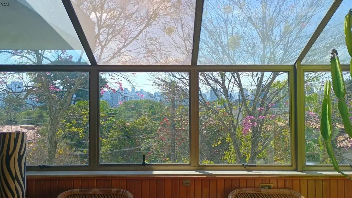 Casa com 3 quartos à venda, 325m2 em Jardim Everest, São Paulo - SP - imagem 4 Foto 4 de Casa com 3 quartos à venda, 325m2 em Jardim Everest, São Paulo - SP