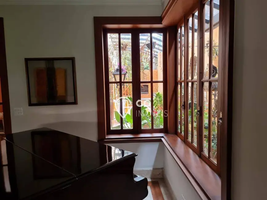 Casa de Condomínio com 4 quartos para alugar, 598m2 em Jardim Luzitânia, São Paulo - SP - imagem 3 Foto 3 de Casa de Condomínio com 4 quartos para alugar, 598m2 em Jardim Luzitânia, São Paulo - SP