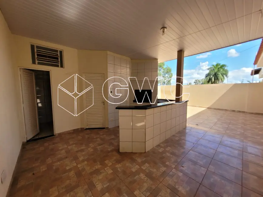 Foto 14 de Casa com 3 quartos para alugar, 300m2 em Jardim Maria Izabel, Marilia - SP