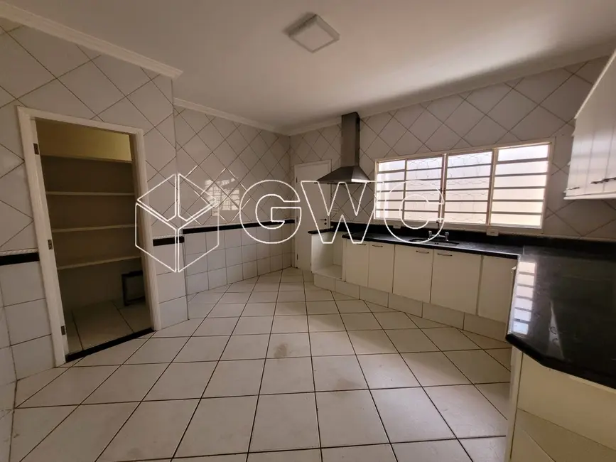 Casa com 3 quartos para alugar, 300m2 em Jardim Maria Izabel, Marilia - SP - imagem 6 Foto 6 de Casa com 3 quartos para alugar, 300m2 em Jardim Maria Izabel, Marilia - SP