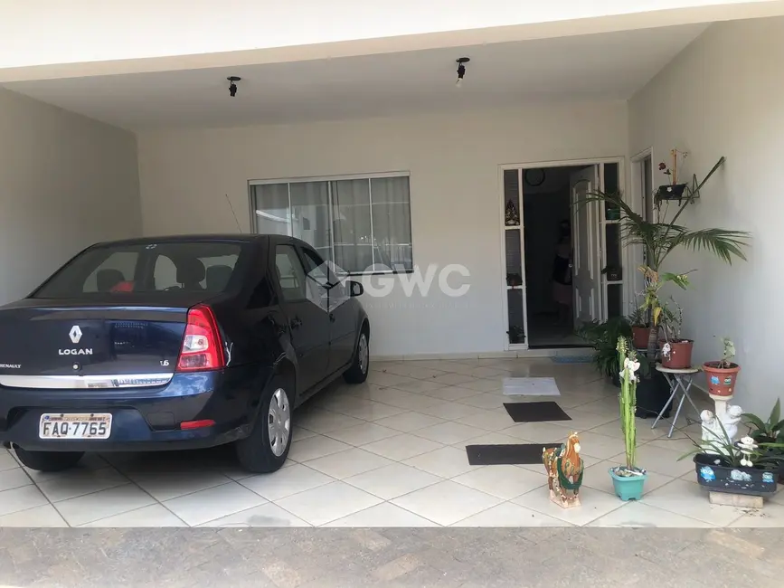 Foto 2 de Casa com 3 quartos para alugar, 250m2 em Jardim Parati, Marilia - SP