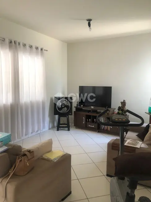 Casa com 3 quartos para alugar, 250m2 em Jardim Parati, Marilia - SP - imagem 3 Foto 3 de Casa com 3 quartos para alugar, 250m2 em Jardim Parati, Marilia - SP