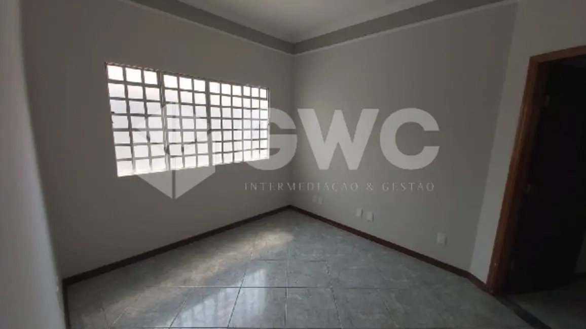 Foto 4 de Casa com 3 quartos para alugar, 250m2 em Jardim Jequitibá, Marilia - SP