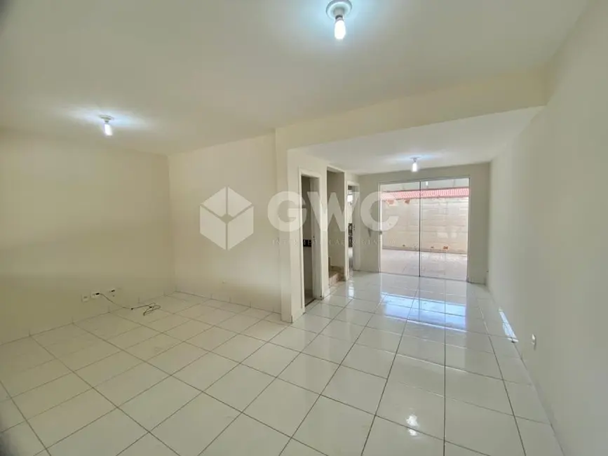 Foto 2 de Casa de Condomínio com 3 quartos para alugar, 84m2 em Parque São Jorge, Marilia - SP