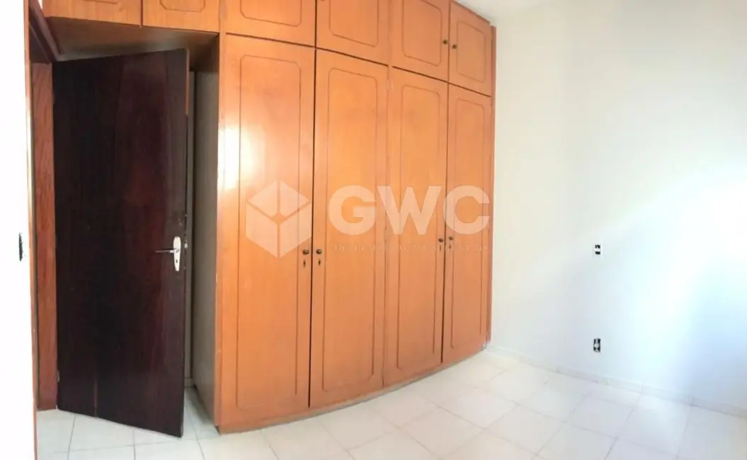 Casa com 3 quartos para alugar, 222m2 em Jardim Maria Izabel, Marilia - SP - imagem 7 Foto 7 de Casa com 3 quartos para alugar, 222m2 em Jardim Maria Izabel, Marilia - SP