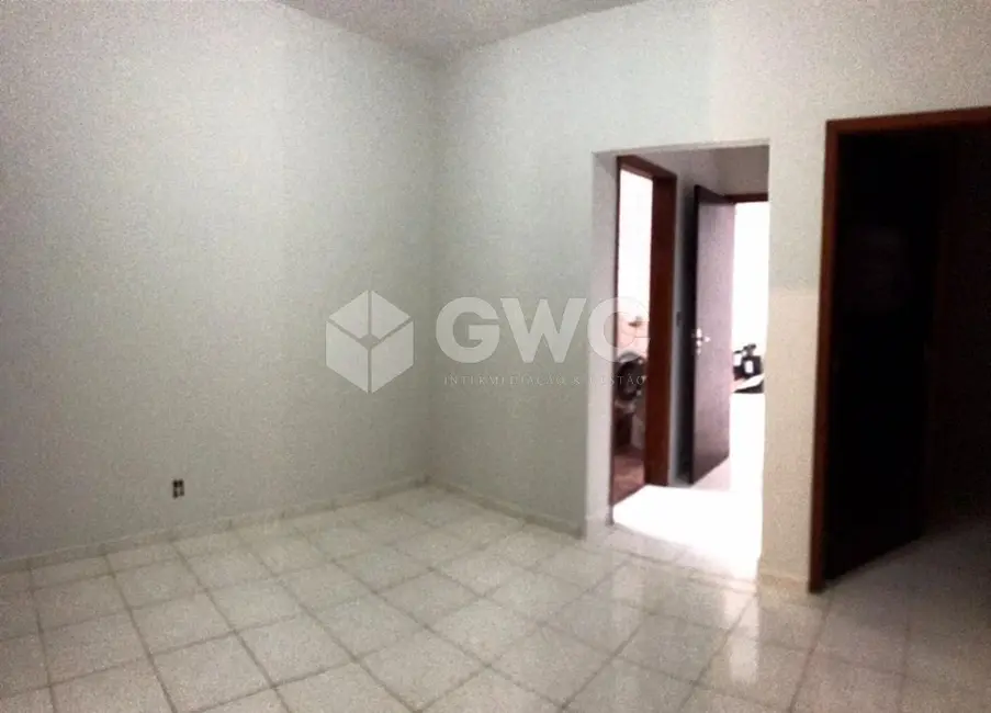 Casa com 3 quartos para alugar, 222m2 em Jardim Maria Izabel, Marilia - SP - imagem 4 Foto 4 de Casa com 3 quartos para alugar, 222m2 em Jardim Maria Izabel, Marilia - SP