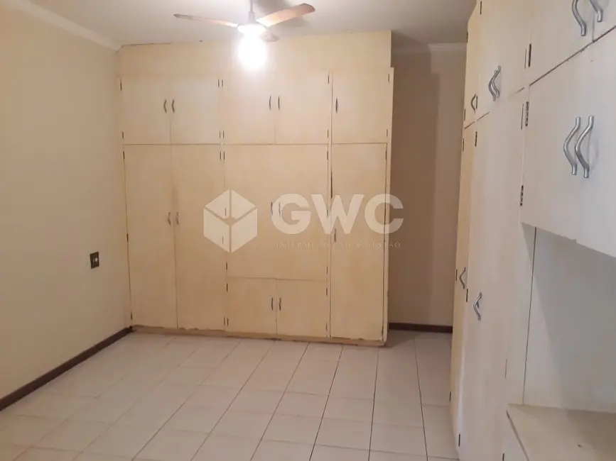 Foto 8 de Casa com 3 quartos para alugar, 218m2 em Marilia - SP