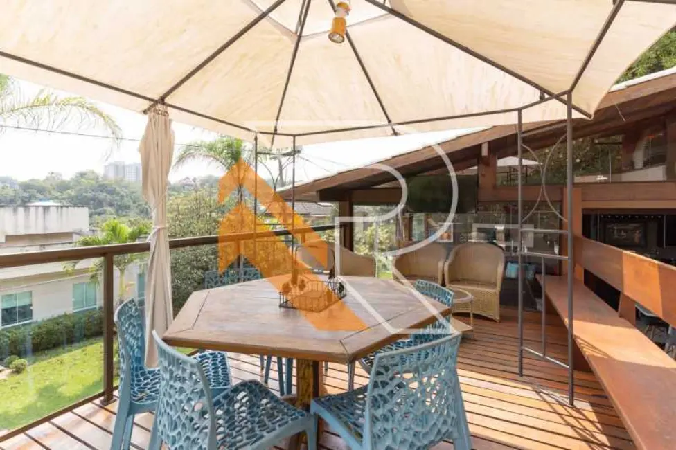 Foto 3 de Casa de Condomínio com 3 quartos à venda, 500m2 em Niteroi - RJ