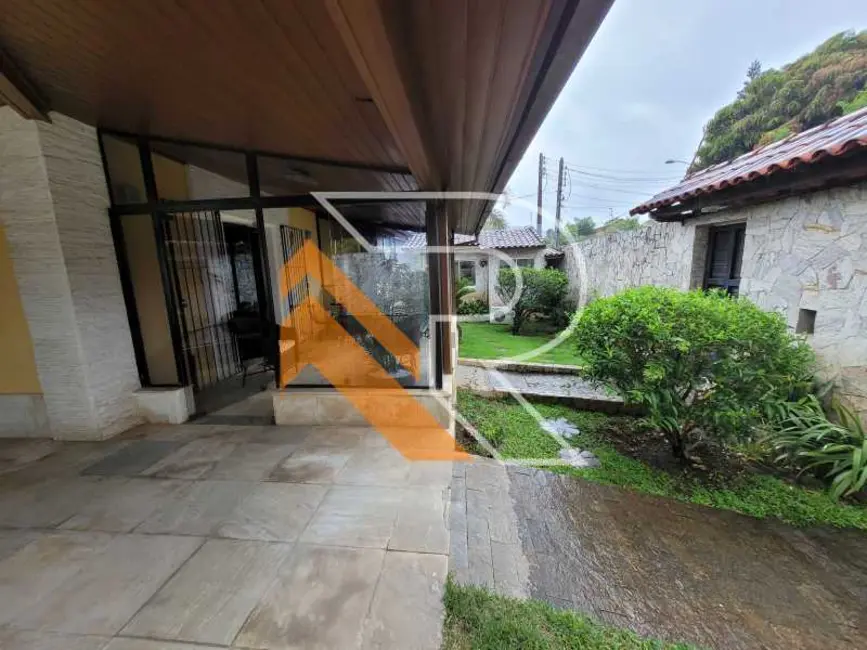 Casa de Condomínio com 3 quartos à venda, 277m2 em Niteroi - RJ - imagem 6 Foto 6 de Casa de Condomínio com 3 quartos à venda, 277m2 em Niteroi - RJ