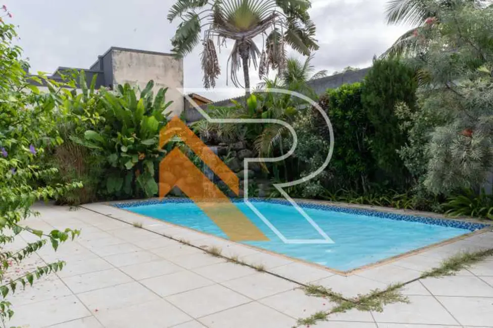 Casa com 4 quartos à venda e para alugar, 561m2 em Niteroi - RJ - imagem 4 Foto 4 de Casa com 4 quartos à venda e para alugar, 561m2 em Niteroi - RJ