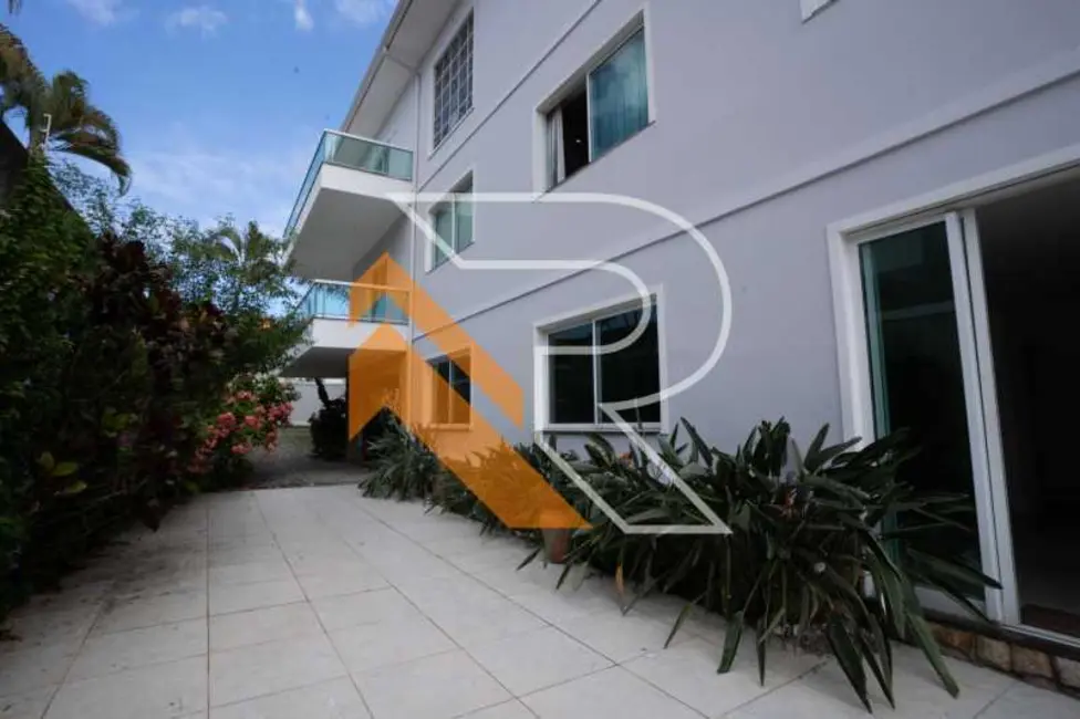 Casa com 4 quartos à venda e para alugar, 561m2 em Niteroi - RJ - imagem 2 Foto 2 de Casa com 4 quartos à venda e para alugar, 561m2 em Niteroi - RJ