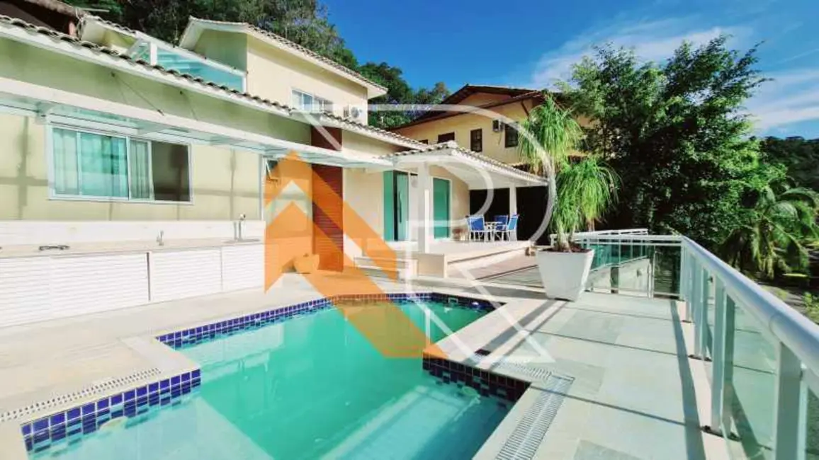 Foto 1 de Casa de Condomínio com 3 quartos à venda, 226m2 em Niteroi - RJ