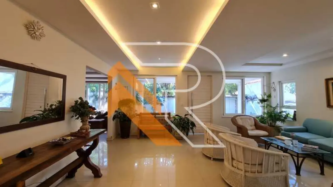 Foto 5 de Casa com 4 quartos à venda, 357m2 em Niteroi - RJ