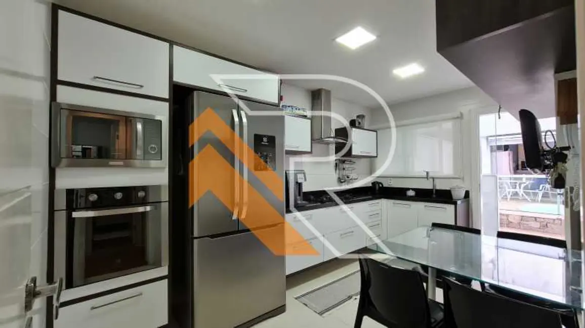 Foto 9 de Casa de Condomínio com 4 quartos à venda, 172m2 em Niteroi - RJ