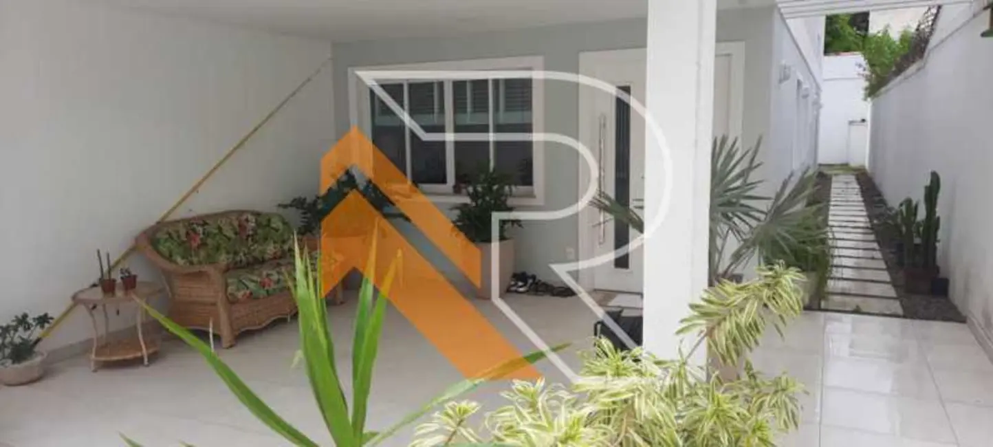 Foto 2 de Casa com 5 quartos à venda, 240m2 em Niteroi - RJ