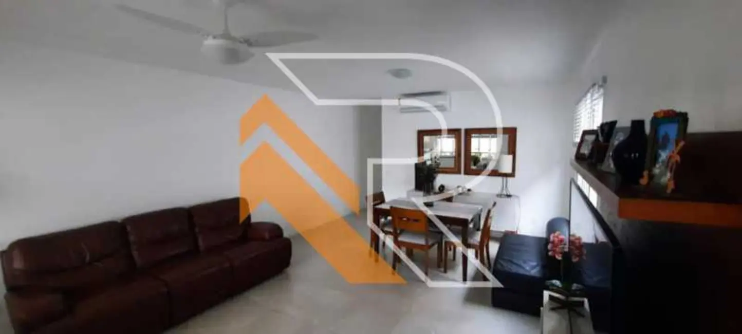 Foto 4 de Casa com 5 quartos à venda, 240m2 em Niteroi - RJ