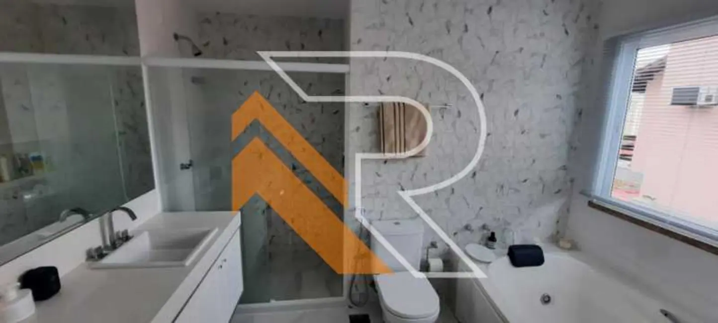 Foto 8 de Casa com 5 quartos à venda, 240m2 em Niteroi - RJ