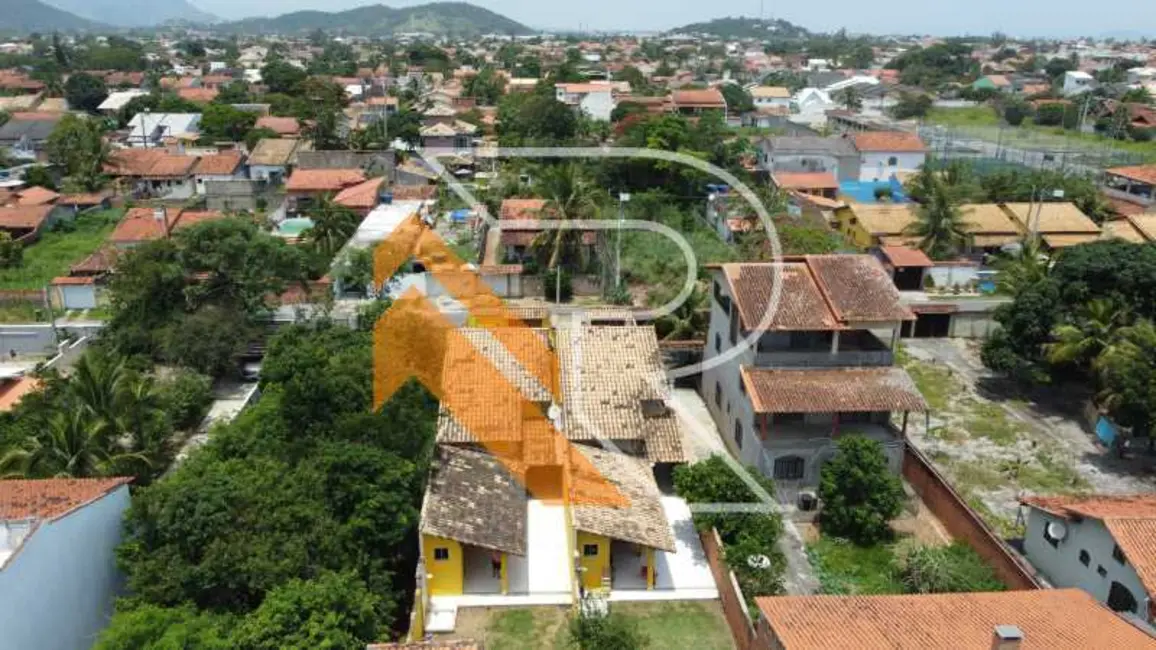 Foto 2 de Casa com 2 quartos à venda, 115m2 em Marica - RJ