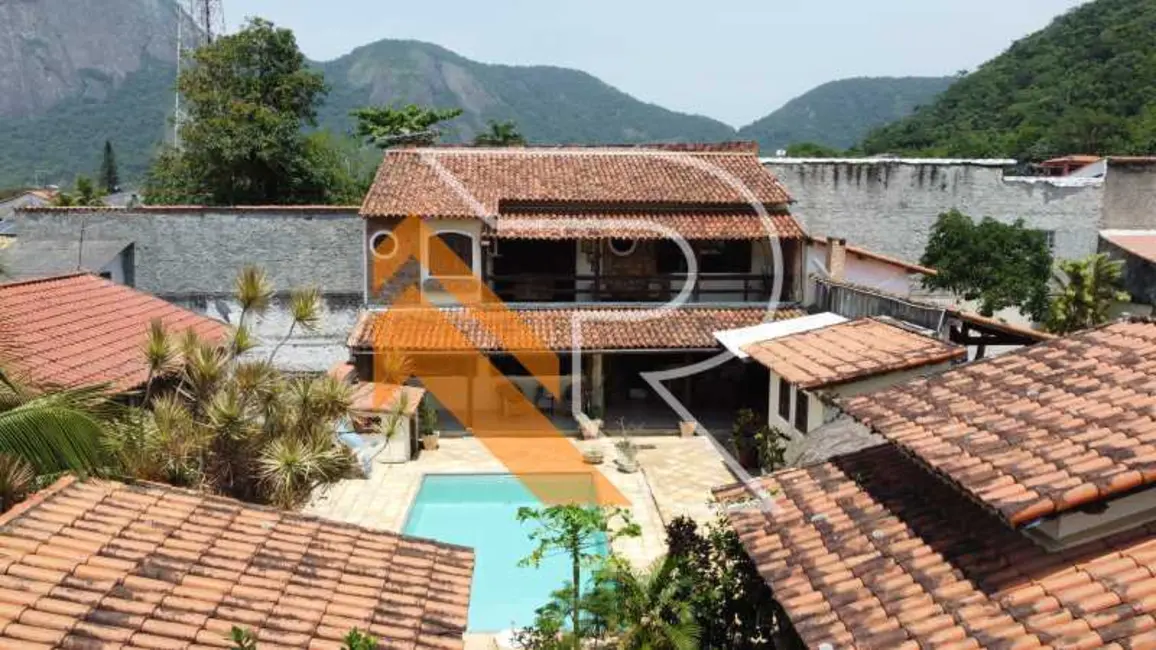 Foto 1 de Casa com 3 quartos à venda, 268m2 em Marica - RJ