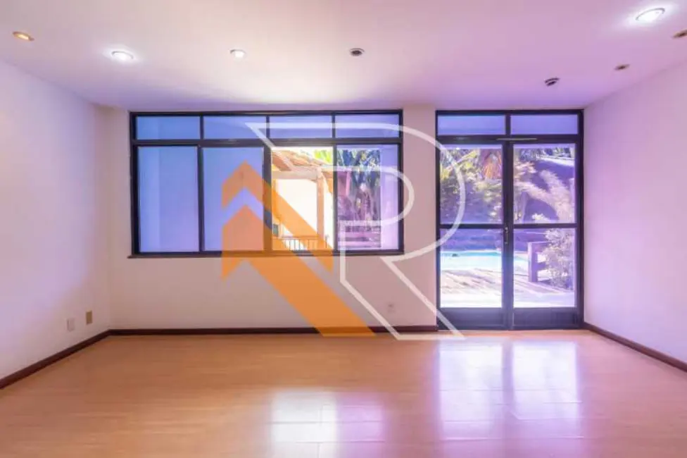 Foto 5 de Casa de Condomínio com 3 quartos à venda, 350m2 em Niteroi - RJ