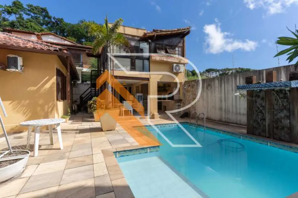 Foto 3 de Casa de Condomínio com 3 quartos à venda, 166m2 em Niteroi - RJ